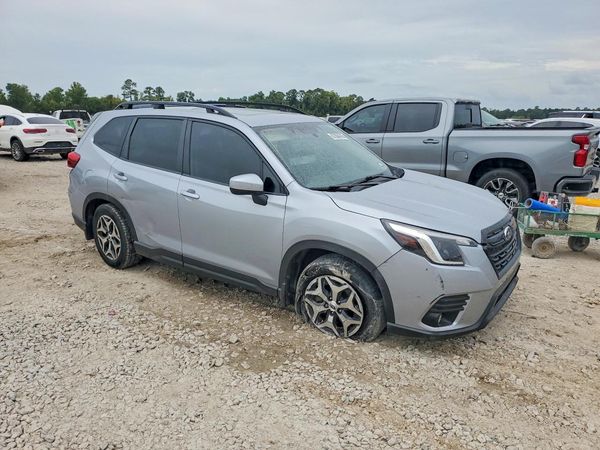 2024 SUBARU FORESTER