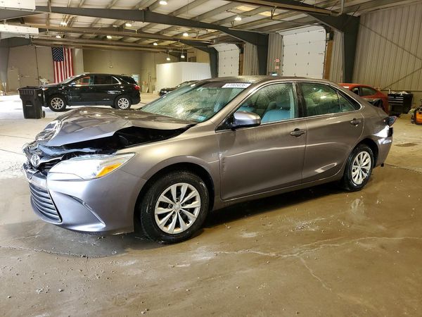 2017 TOYOTA CAMRY