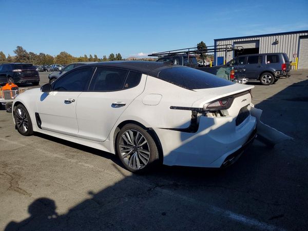 2018 KIA STINGER Premium