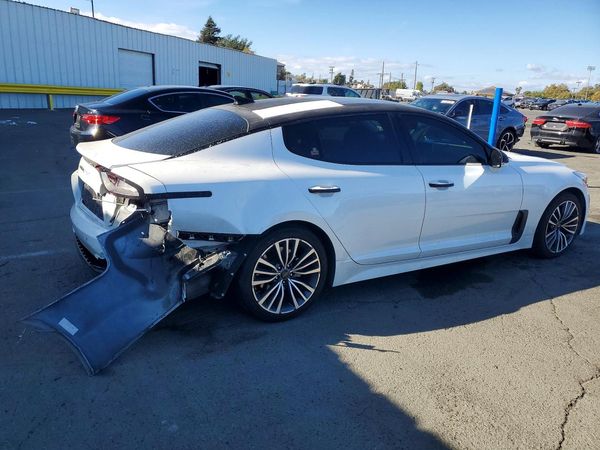 2018 KIA STINGER Premium