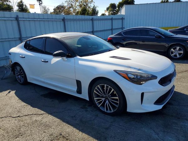 2018 KIA STINGER Premium