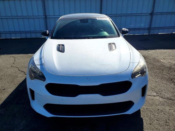 2018 KIA STINGER Premium