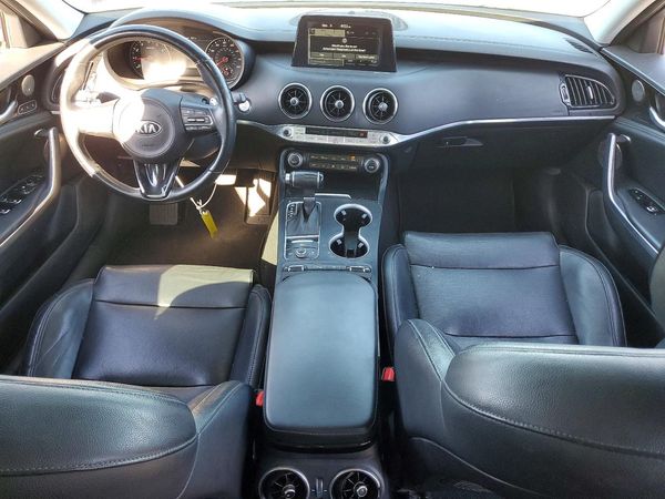 2018 KIA STINGER Premium