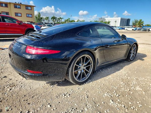 2016 PORSCHE 911