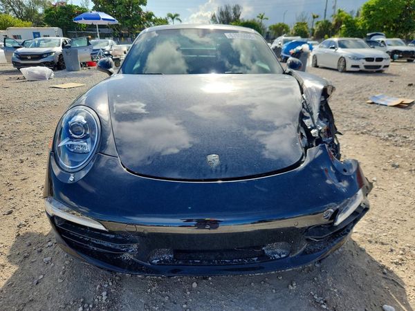 2016 PORSCHE 911