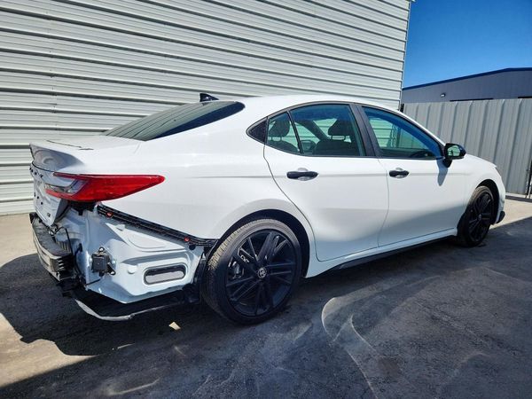 2026 TOYOTA CAMRY