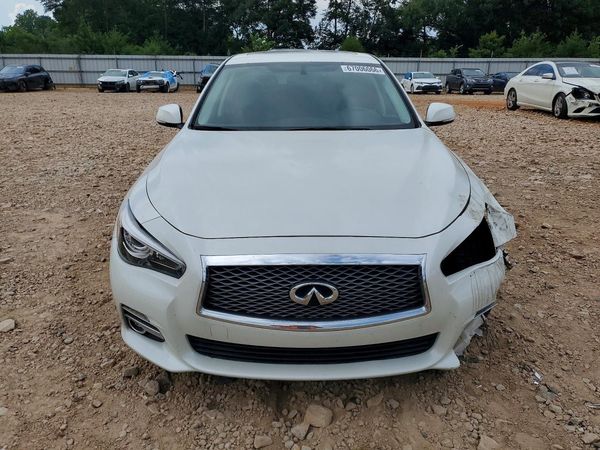 2016 INFINITI Q50