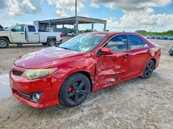 2013 TOYOTA CAMRY