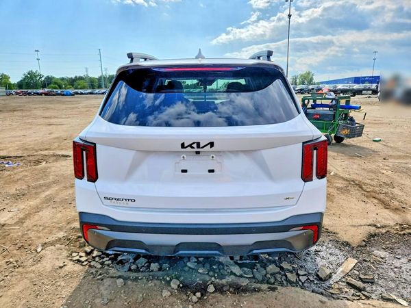 2025 KIA SORENTO