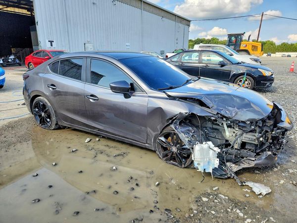 2018 MAZDA 3