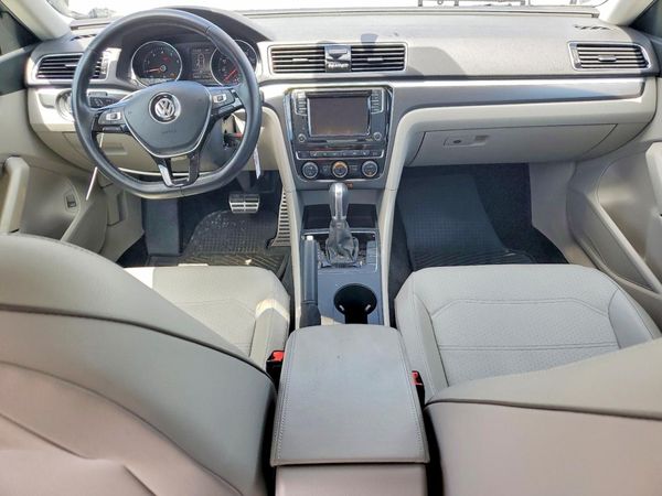 2018 VOLKSWAGEN PASSAT