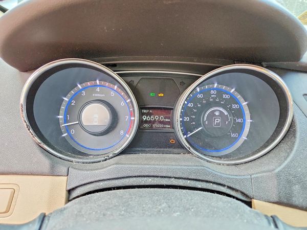 2013 HYUNDAI SONATA