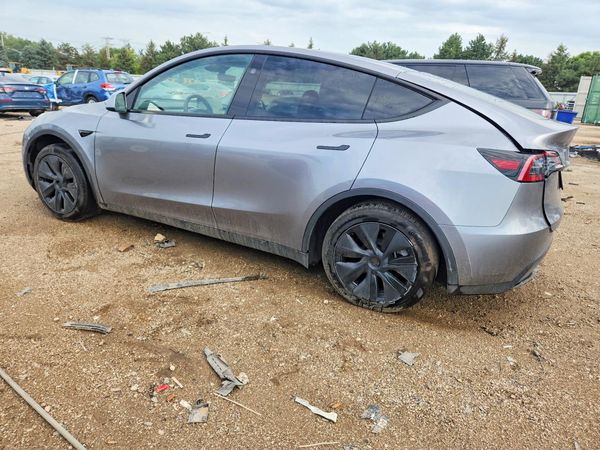 2025 TESLA MODEL Y
