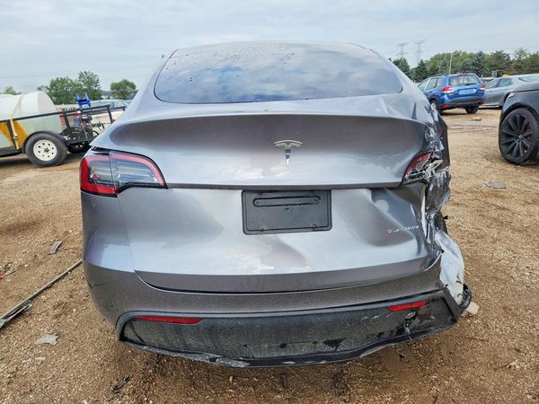 2025 TESLA MODEL Y