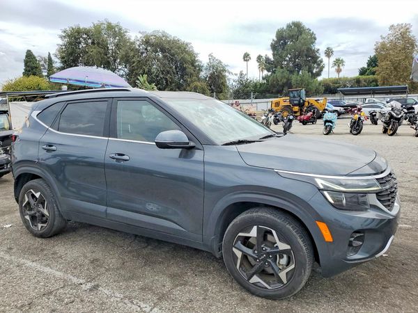 2024 KIA SELTOS EX — Passenger 3/4