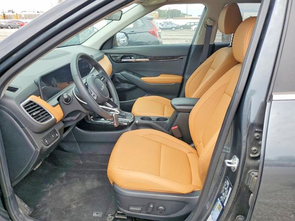 2024 KIA SELTOS EX — DENT