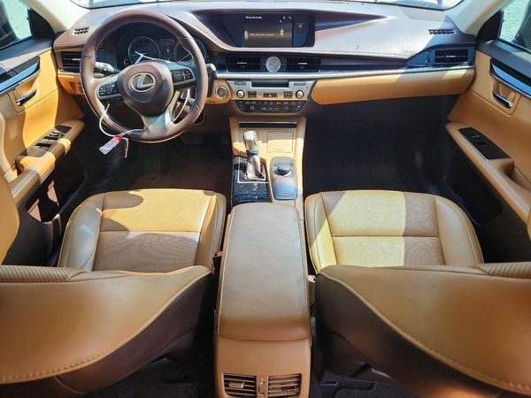 2016 LEXUS ES