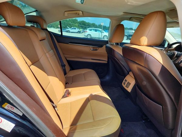 2016 LEXUS ES