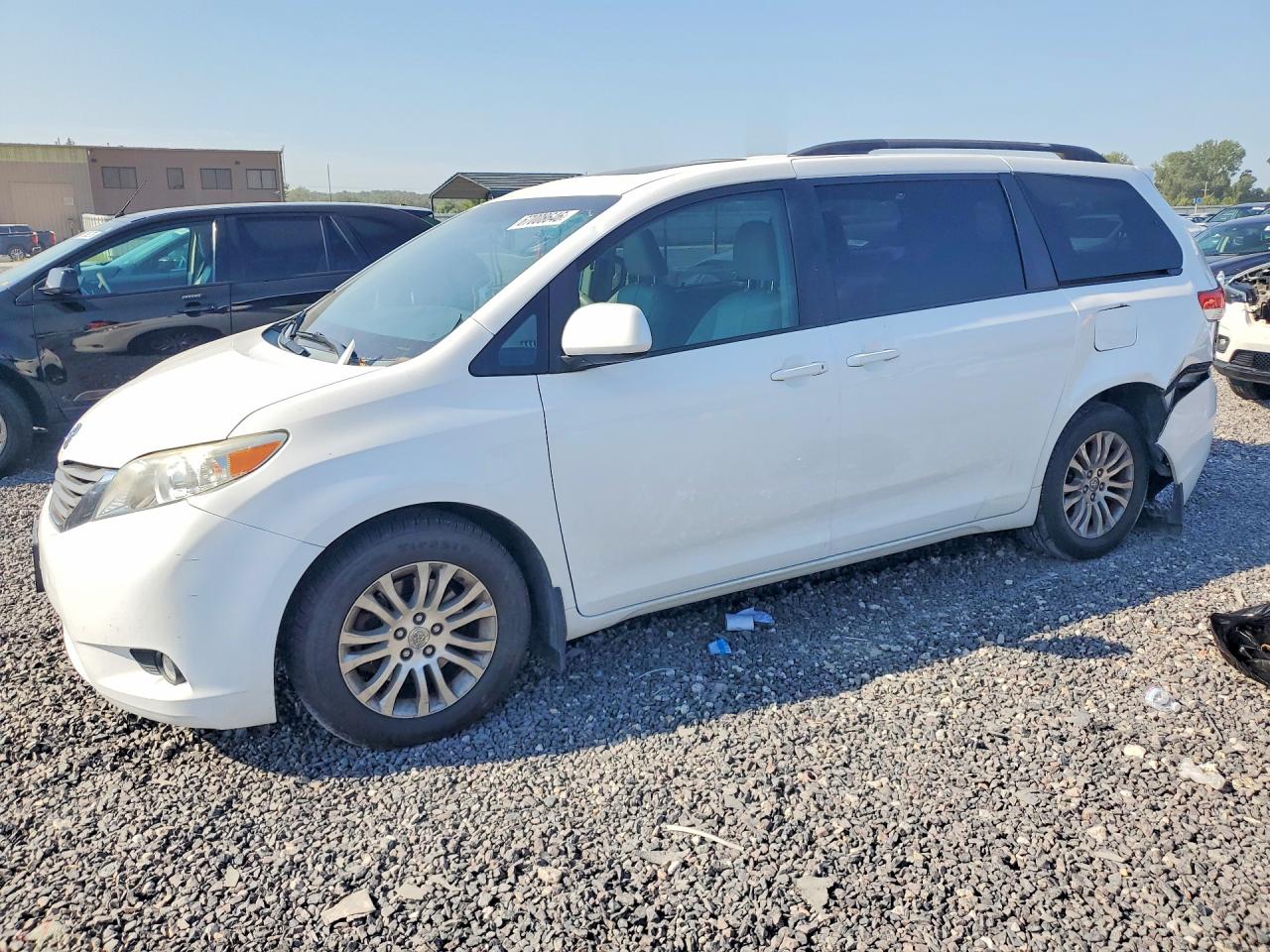 2013 TOYOTA SIENNA
