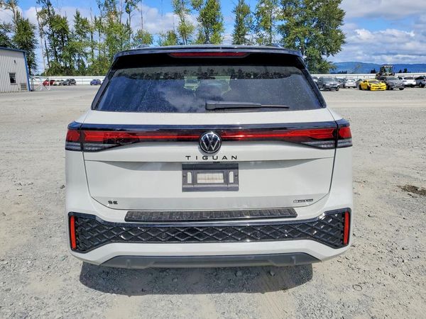 2025 VOLKSWAGEN TIGUAN 4 Motion SE R-Line Black
