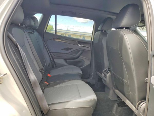 2025 VOLKSWAGEN TIGUAN 4 Motion SE R-Line Black