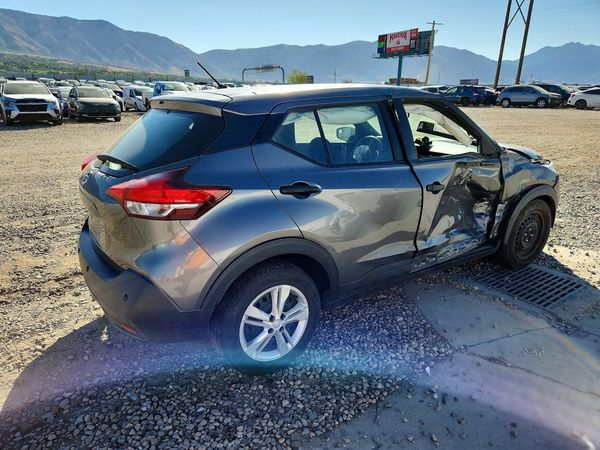 2020 NISSAN KICKS