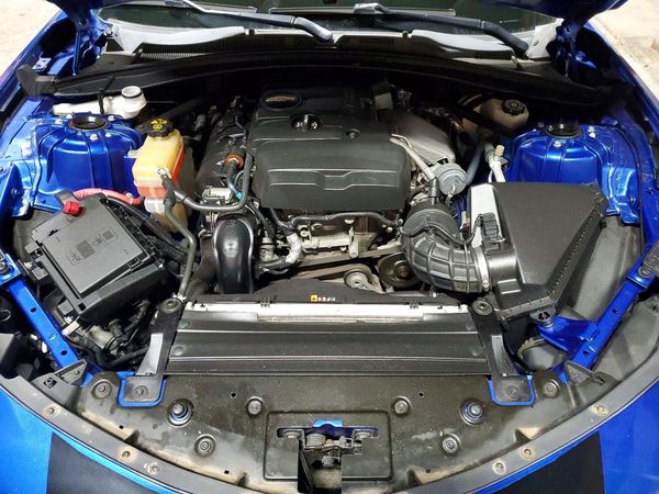 2017 CHEVROLET CAMARO 1LT — Engine bay