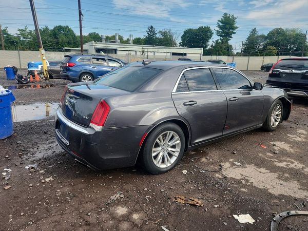 2016 CHRYSLER 300