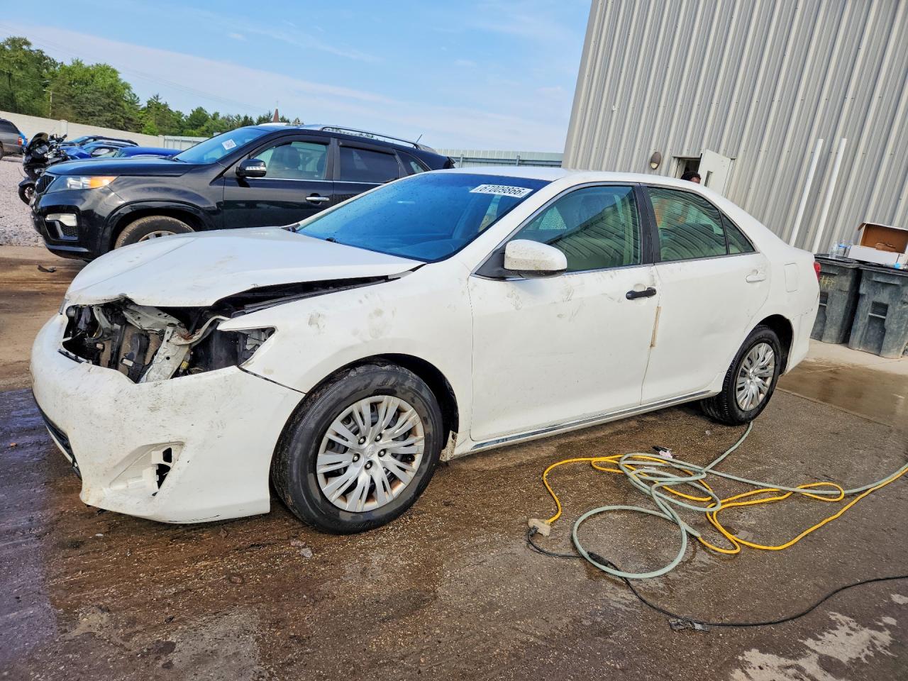 2014 TOYOTA CAMRY