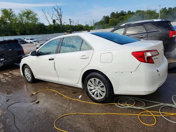 2014 TOYOTA CAMRY