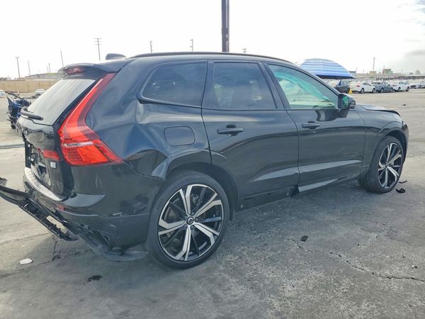2022 VOLVO XC60