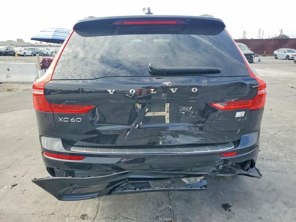 2022 VOLVO XC60