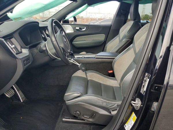 2022 VOLVO XC60