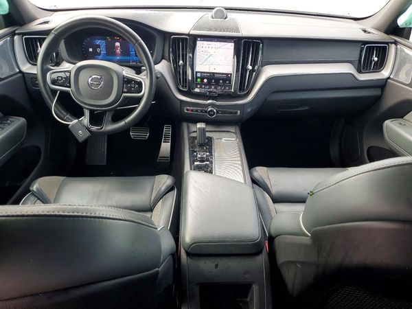 2022 VOLVO XC60