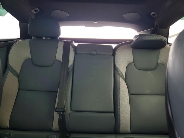 2022 VOLVO XC60