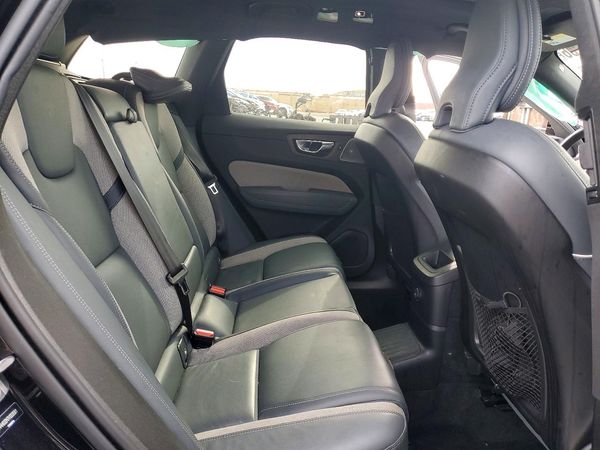 2022 VOLVO XC60