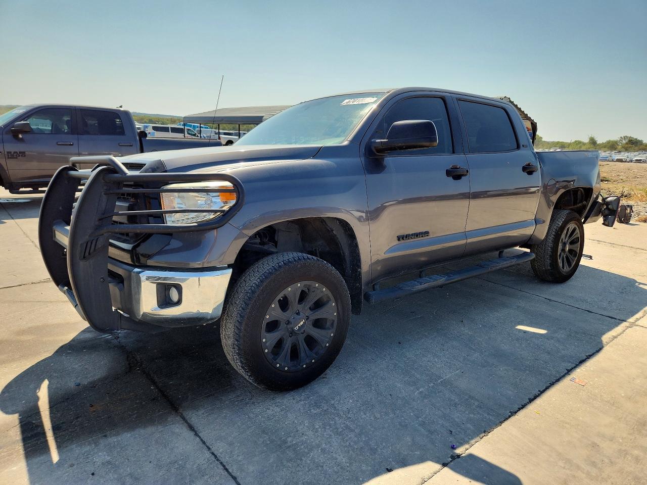 2017 TOYOTA TUNDRA SR5