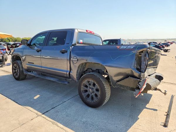 2017 TOYOTA TUNDRA SR5