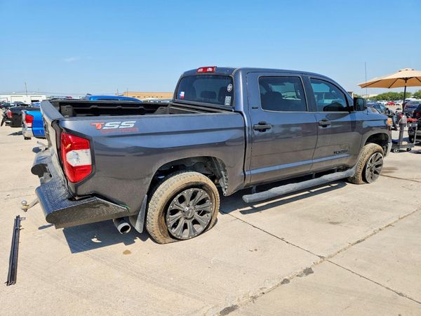 2017 TOYOTA TUNDRA SR5