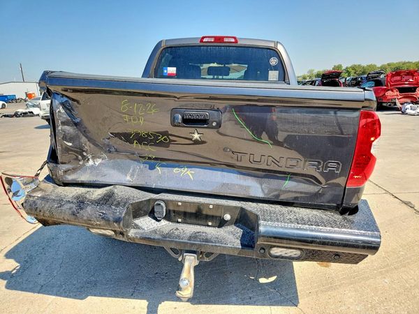 2017 TOYOTA TUNDRA SR5