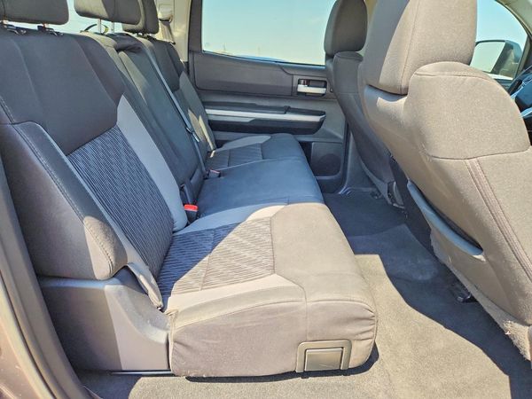 2017 TOYOTA TUNDRA SR5