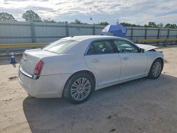 2013 CHRYSLER 300