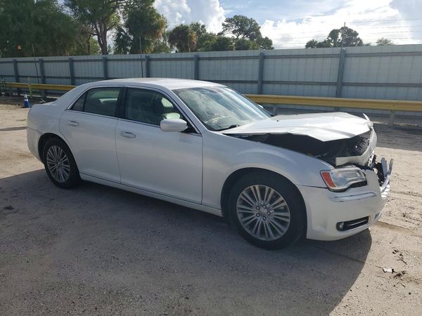 2013 CHRYSLER 300