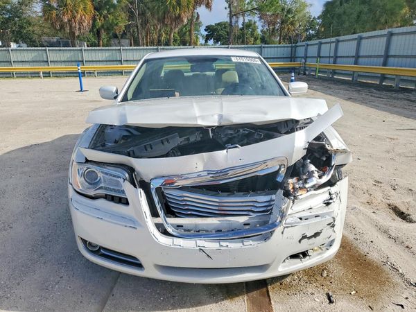 2013 CHRYSLER 300