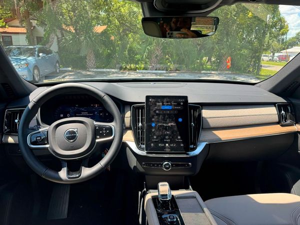 2026 VOLVO XC90