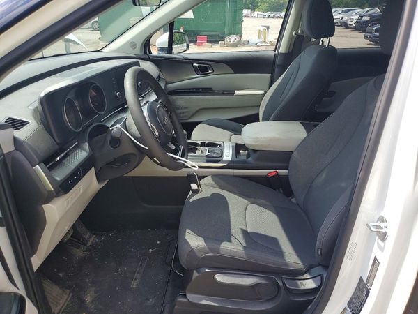 2023 KIA CARNIVAL LX, LX Seat Package