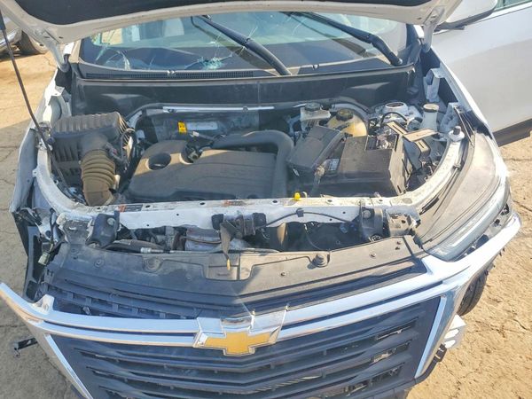 2023 CHEVROLET EQUINOX LT (1LT) — Engine bay
