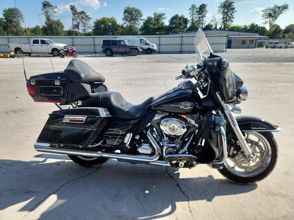 2012 HARLEY-DAVIDSON FLHTCU