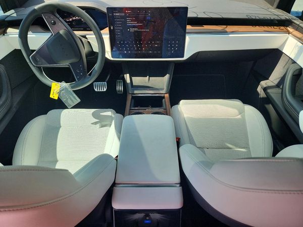 2023 TESLA MODEL X