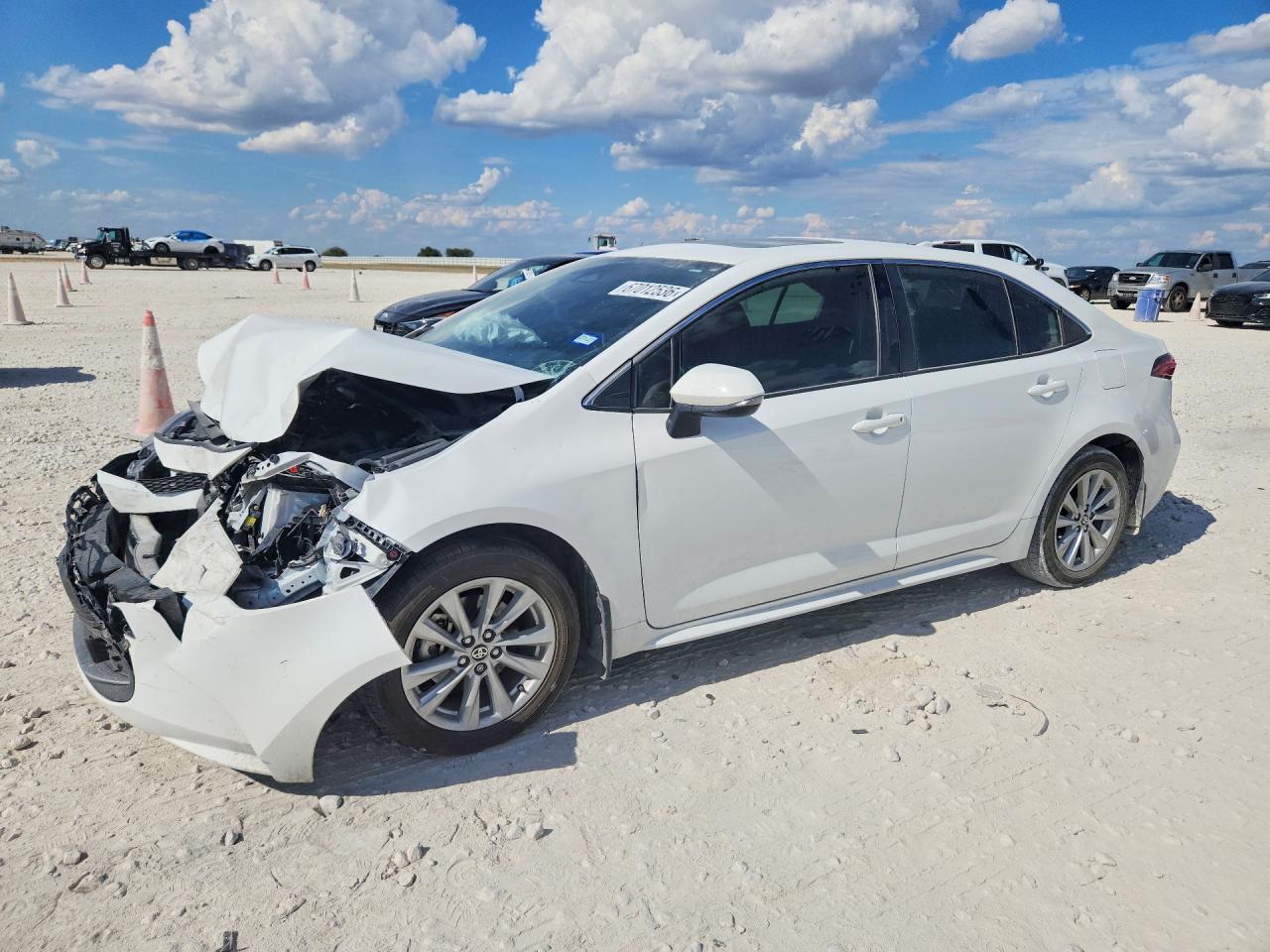 2025 TOYOTA COROLLA LE, XLE, SE — Front 3/4